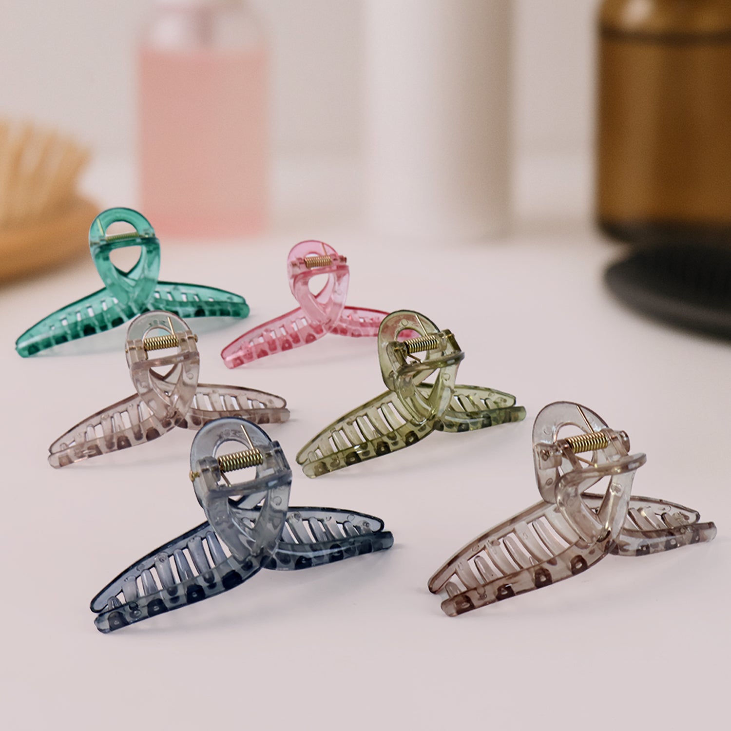 Hair Clutcher Clips (Mix Design Multicolor  12 Pc) Hair Clutcher Clips (Mix Design Multicolor  12 Pc)